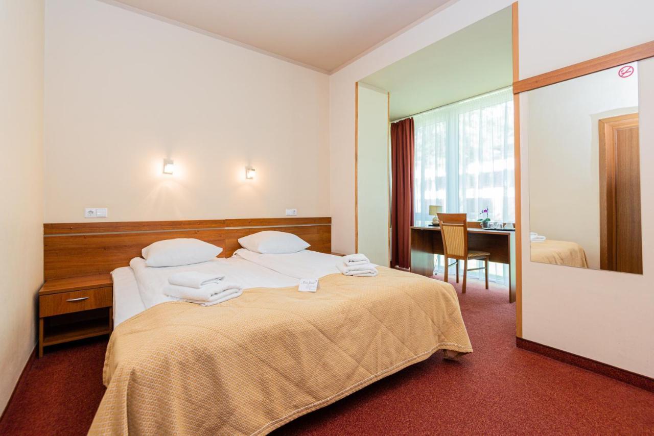 Zuvedra Hotel Palanga Buitenkant foto